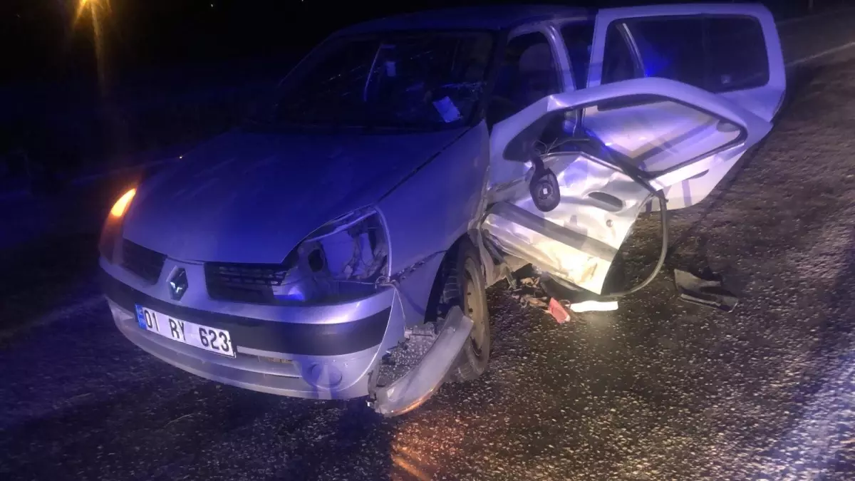 Adana’da İki Otomobilin Çarpıştığı Kazada 6 Kişi Yaralandı