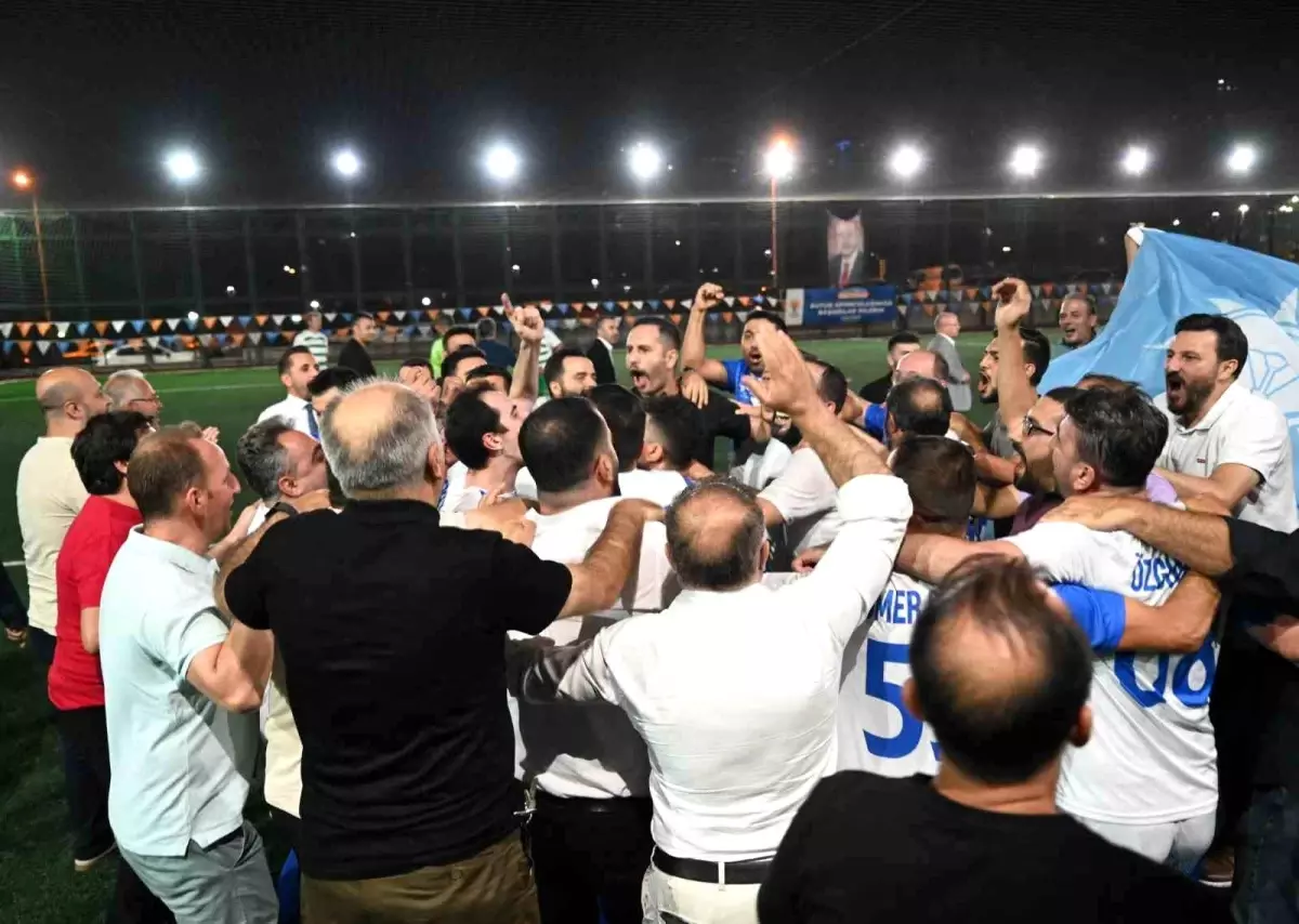 AK Parti Bursa’nın Futbol Turnuvasında Şampiyon Yıldırım