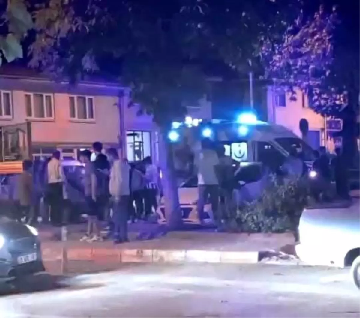 Bursa’nın İnegöl ilçesinde Bıçaklı Kavga: Bir Kişi Yaralı