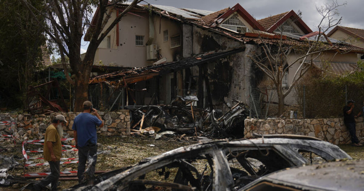 İsrail, Lübnan’ın güneyinde ve doğusundaki birçok bölgeye çok sayıda hava saldırısı düzenledi