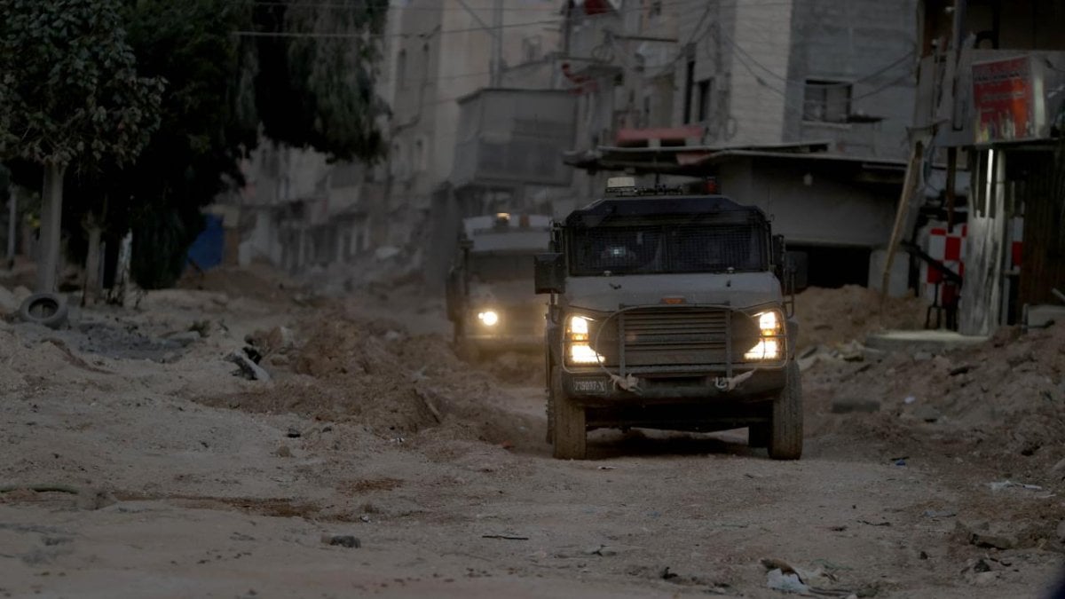 İsrail, Tulkerim kentindeki hastaneleri kuşattı