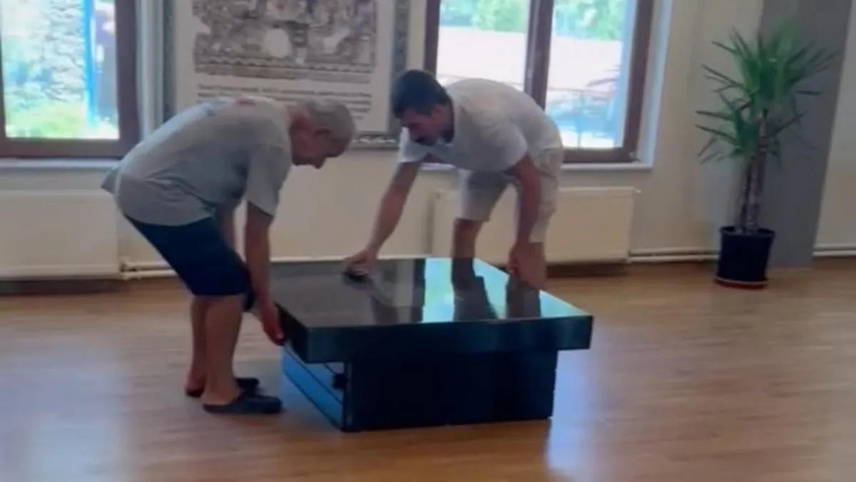 Tarsus Belediyesi’ne icra şoku, başkanlık makamındaki eşyalara el konuldu