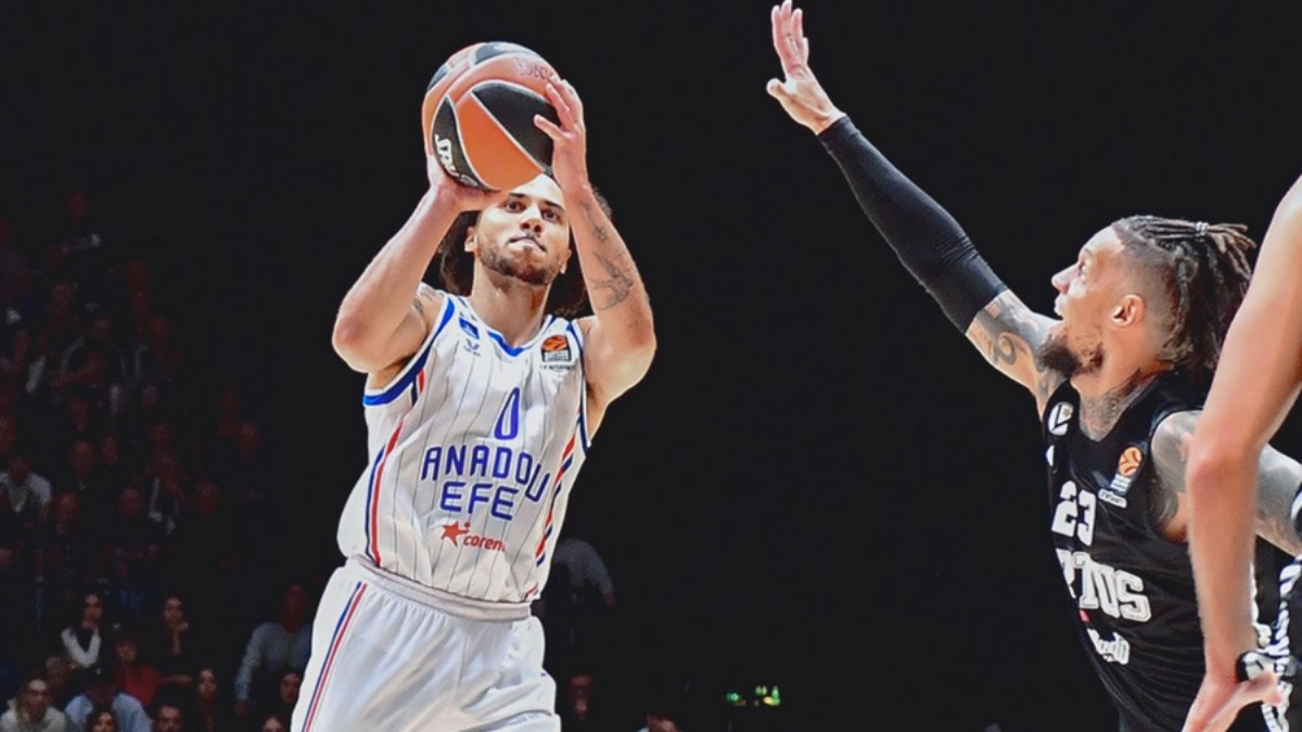 Anadolu Efes, Bologna’yı deplasmanda yendi