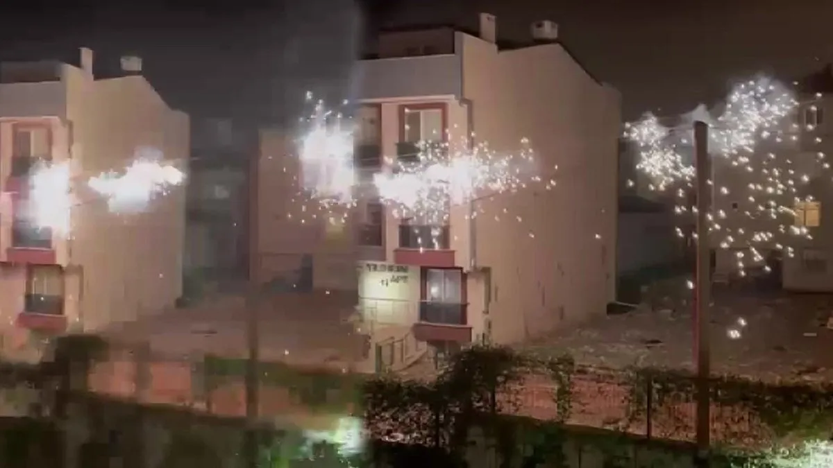 Kocaeli Darıca’da elektrik telleri adeta havai fişek gibi patladı!