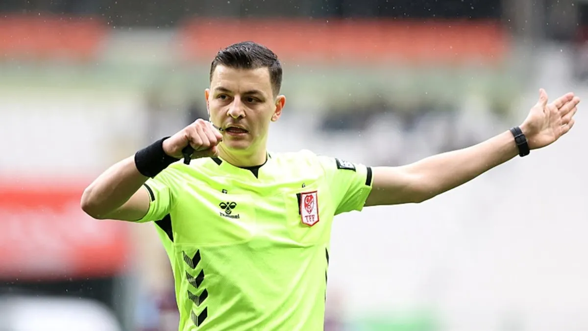 Son dakika haberi: Mustafa Çulcu’dan, Konyaspor-Trabzonspor maçının hakemine flaş yorum! ”VAR ile var olan hakem kabul görüyor”