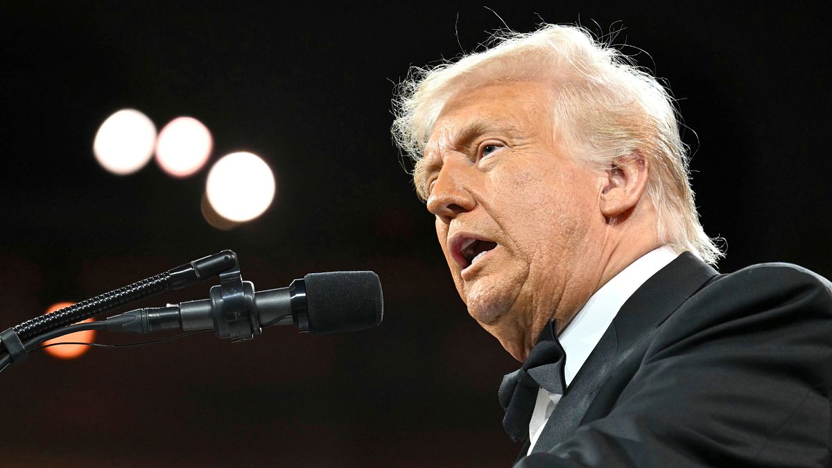 ABD Başkanı Trump: Çin’den ithal edilen mallara uygulanan gümrük vergisi oranı yüzde 125’e çıkarılacak