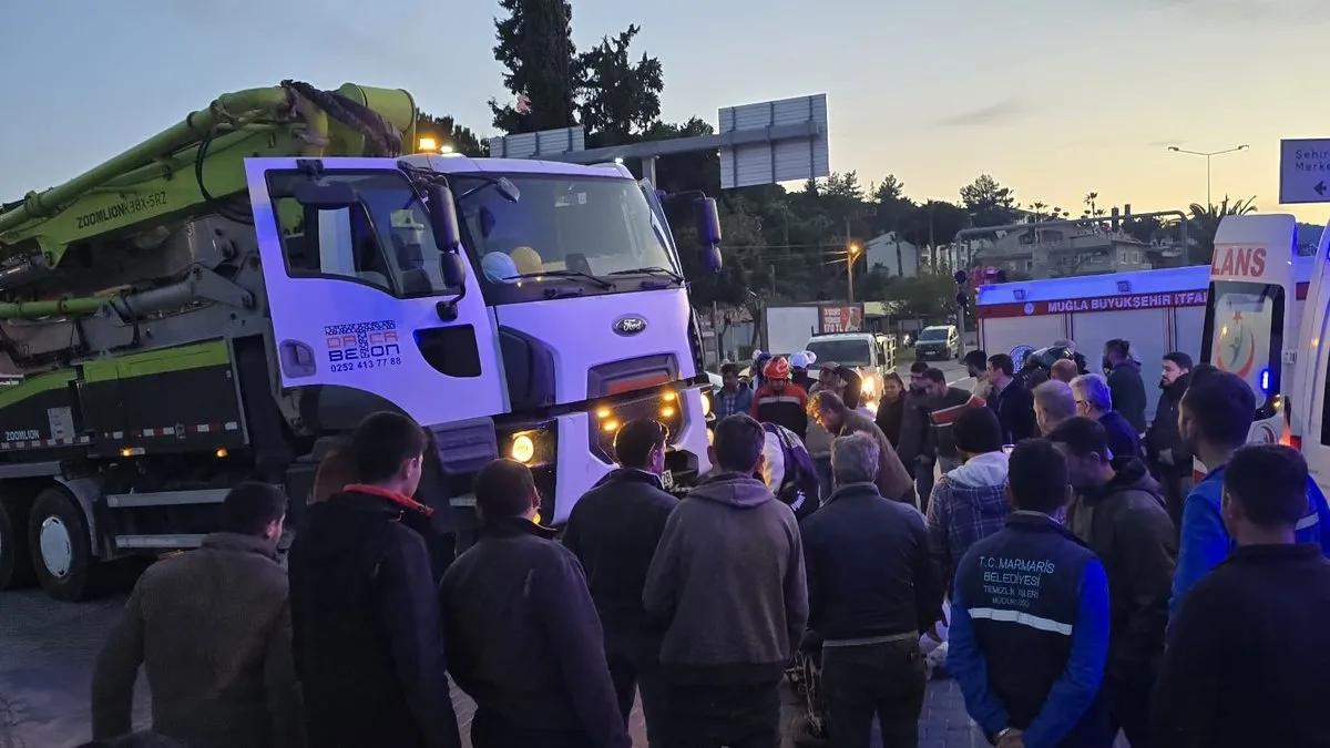 Marmaris’te kaza! Elektrikli bisiklet beton mikserinin altında kaldı